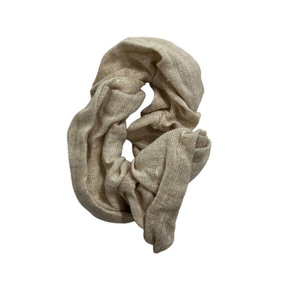 Atelier Des Femmes Linen Scrunchie in Cream - Picture 1 of 4